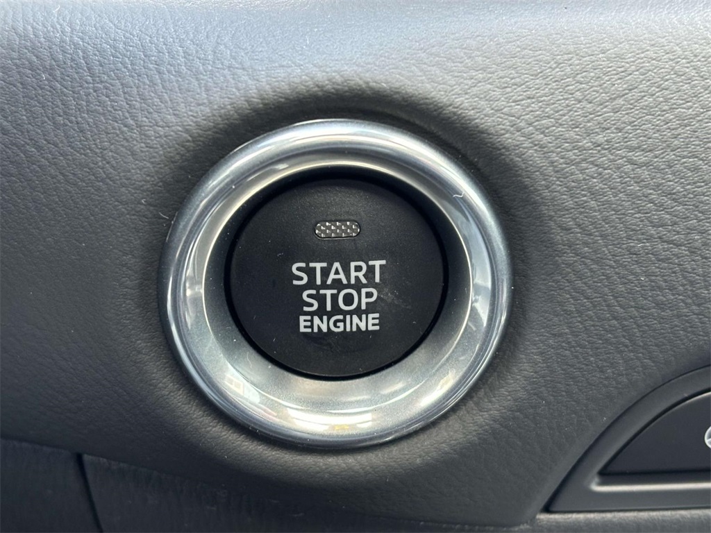 Vehicle image 19 of 36