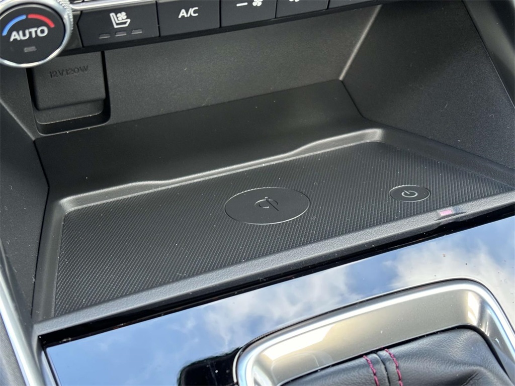 Vehicle image 24 of 36