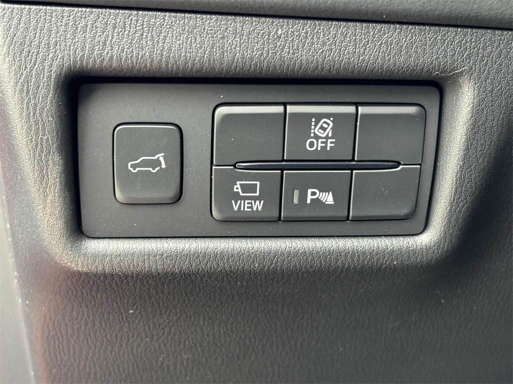 Vehicle image 16 of 36