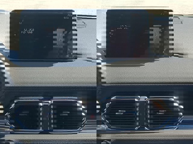 Vehicle image 16 of 28