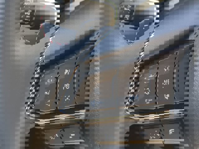 Vehicle image 24 of 28