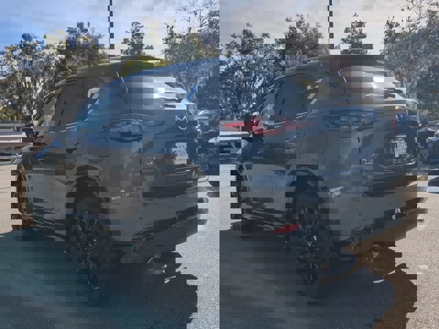 Vehicle image 7 of 28
