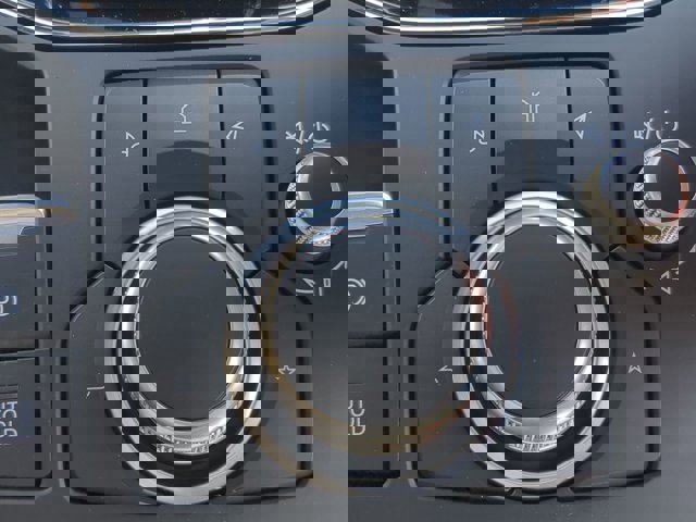 Vehicle image 20 of 28