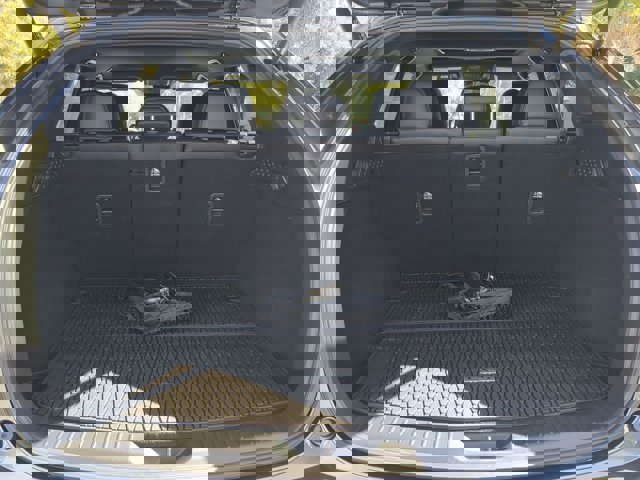 Vehicle image 11 of 28