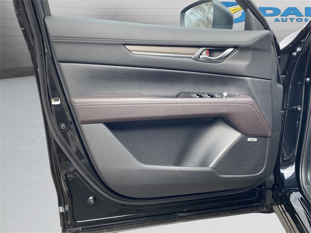 Vehicle image 23 of 29