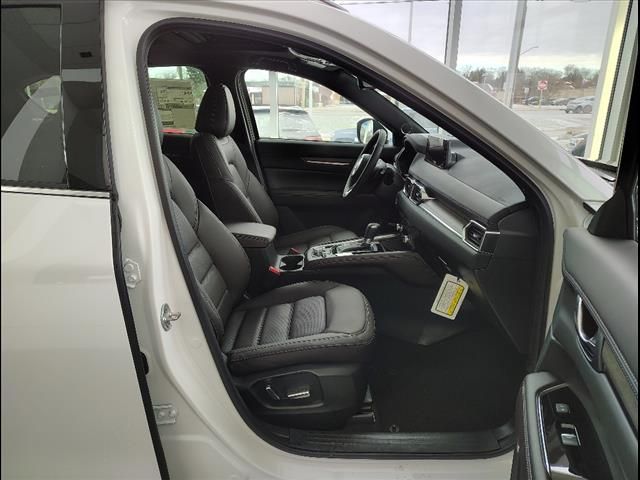 Vehicle image 16 of 42