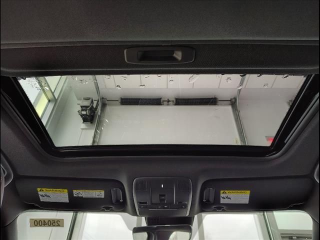Vehicle image 38 of 42