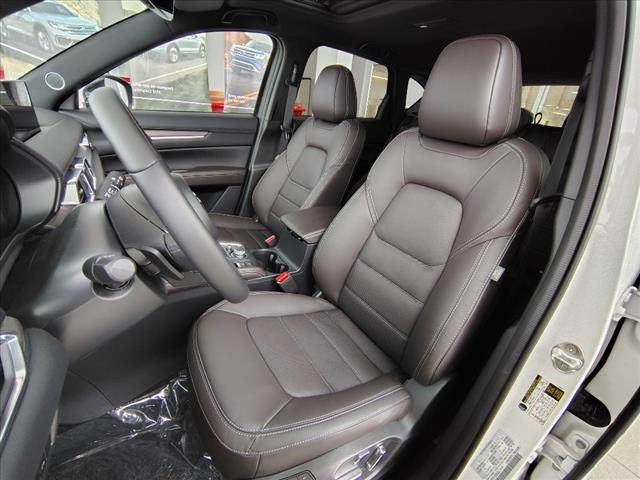 Vehicle image 15 of 42
