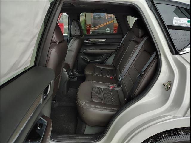 Vehicle image 32 of 42