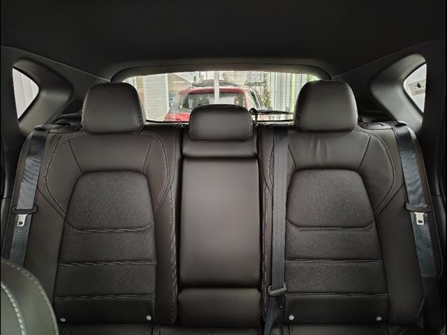 Vehicle image 17 of 42