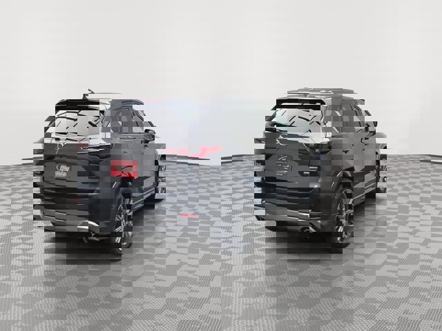 Vehicle image 7 of 40