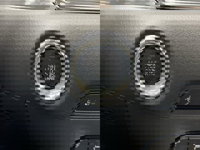 Vehicle image 26 of 40