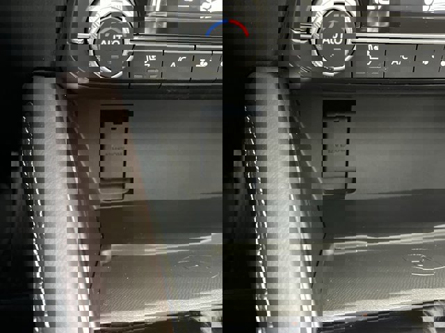 Vehicle image 29 of 40