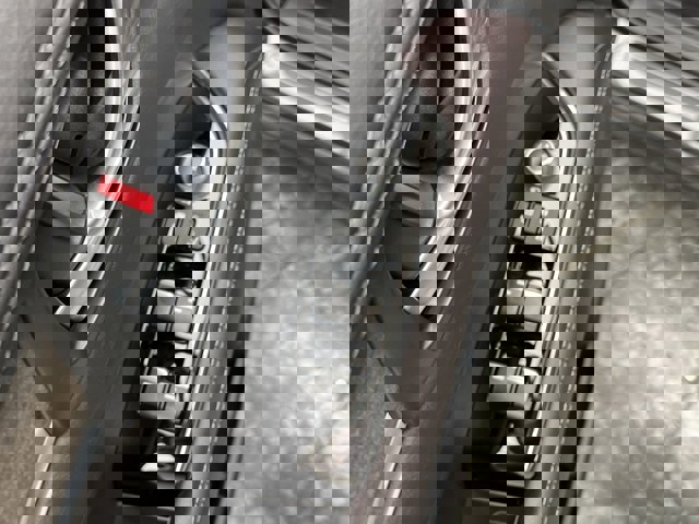 Vehicle image 15 of 40