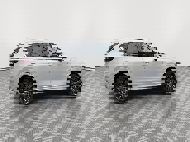 Vehicle image 6 of 42