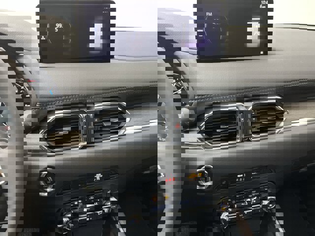 Vehicle image 25 of 42