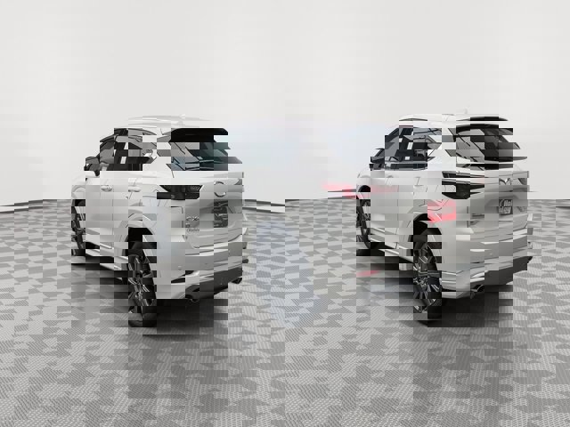 Vehicle image 8 of 42