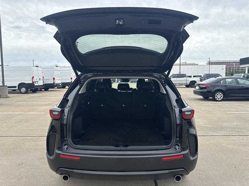 Vehicle image 14 of 42