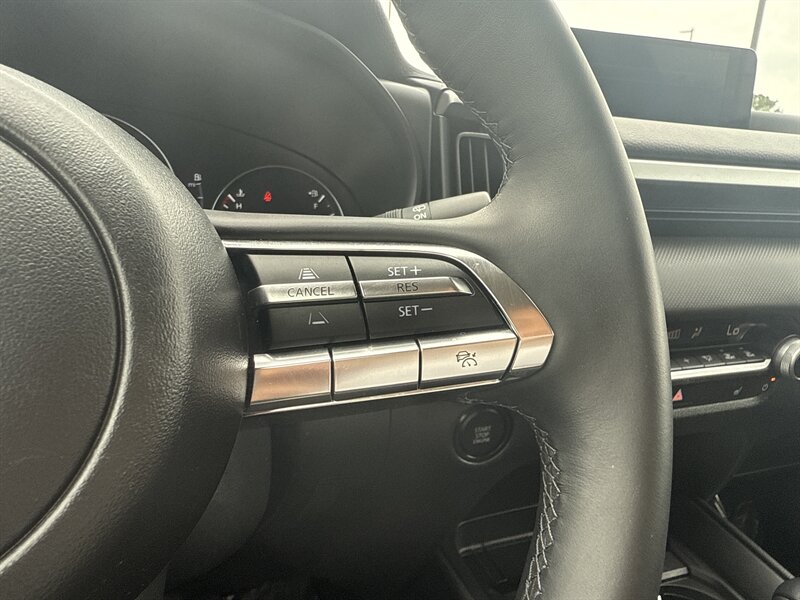 Vehicle image 26 of 42