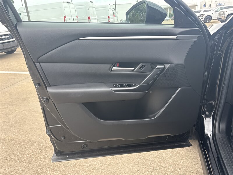 Vehicle image 10 of 42