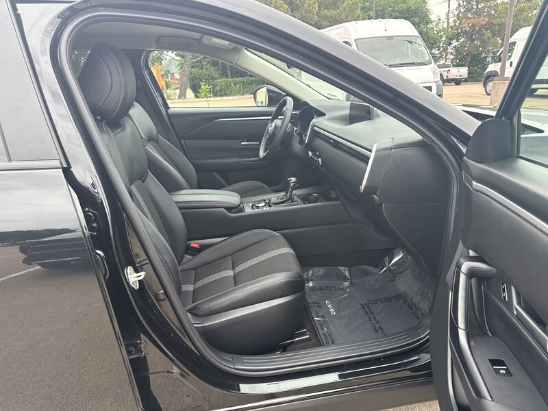 Vehicle image 19 of 42