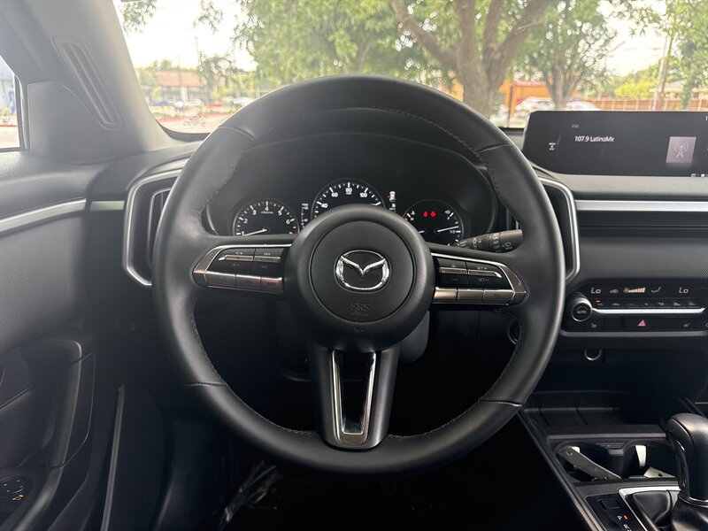 Vehicle image 18 of 32
