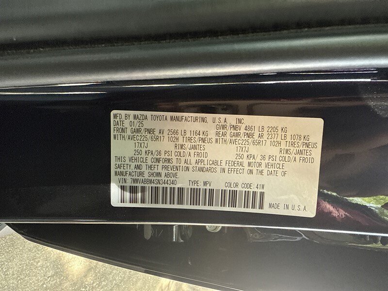 Vehicle image 26 of 32