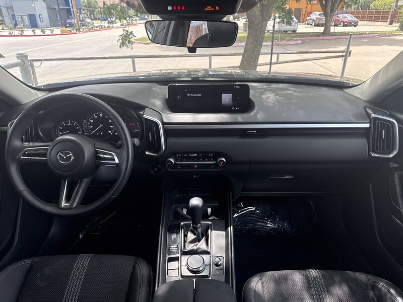 Vehicle image 15 of 32