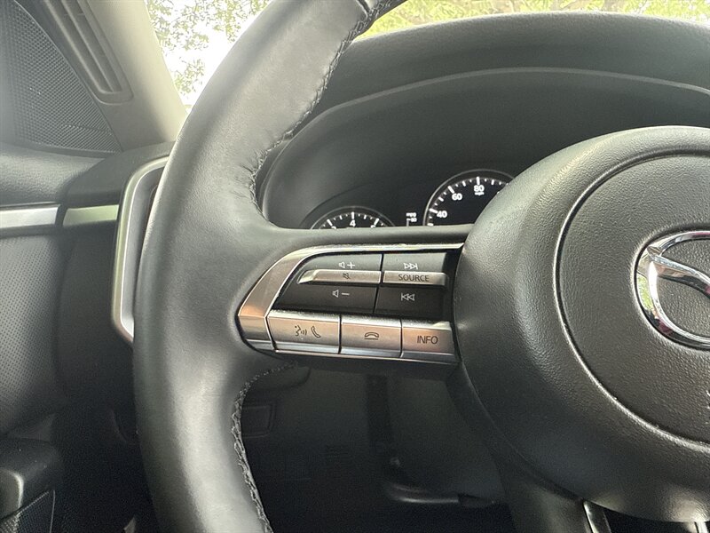 Vehicle image 31 of 32