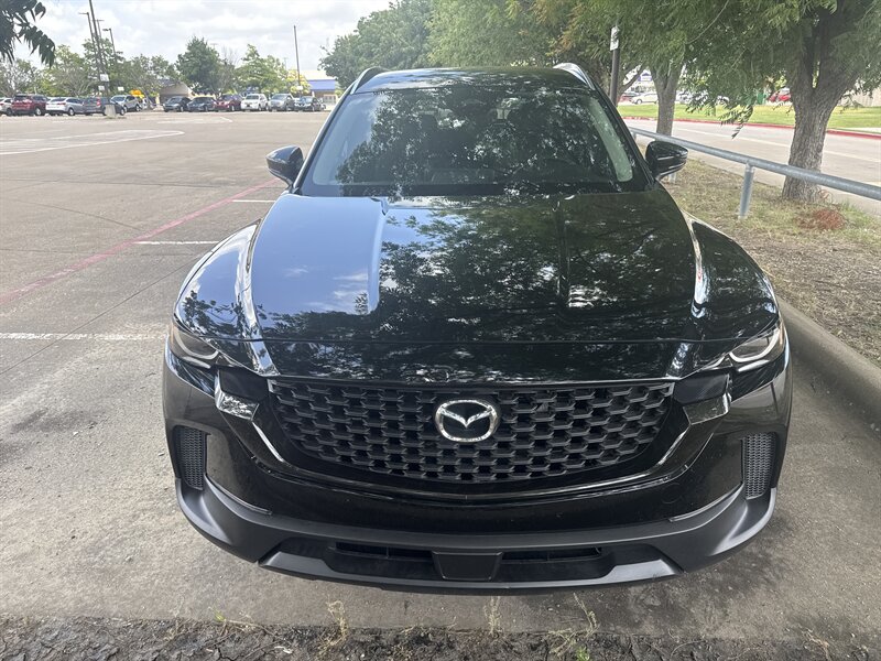 Vehicle image 28 of 32