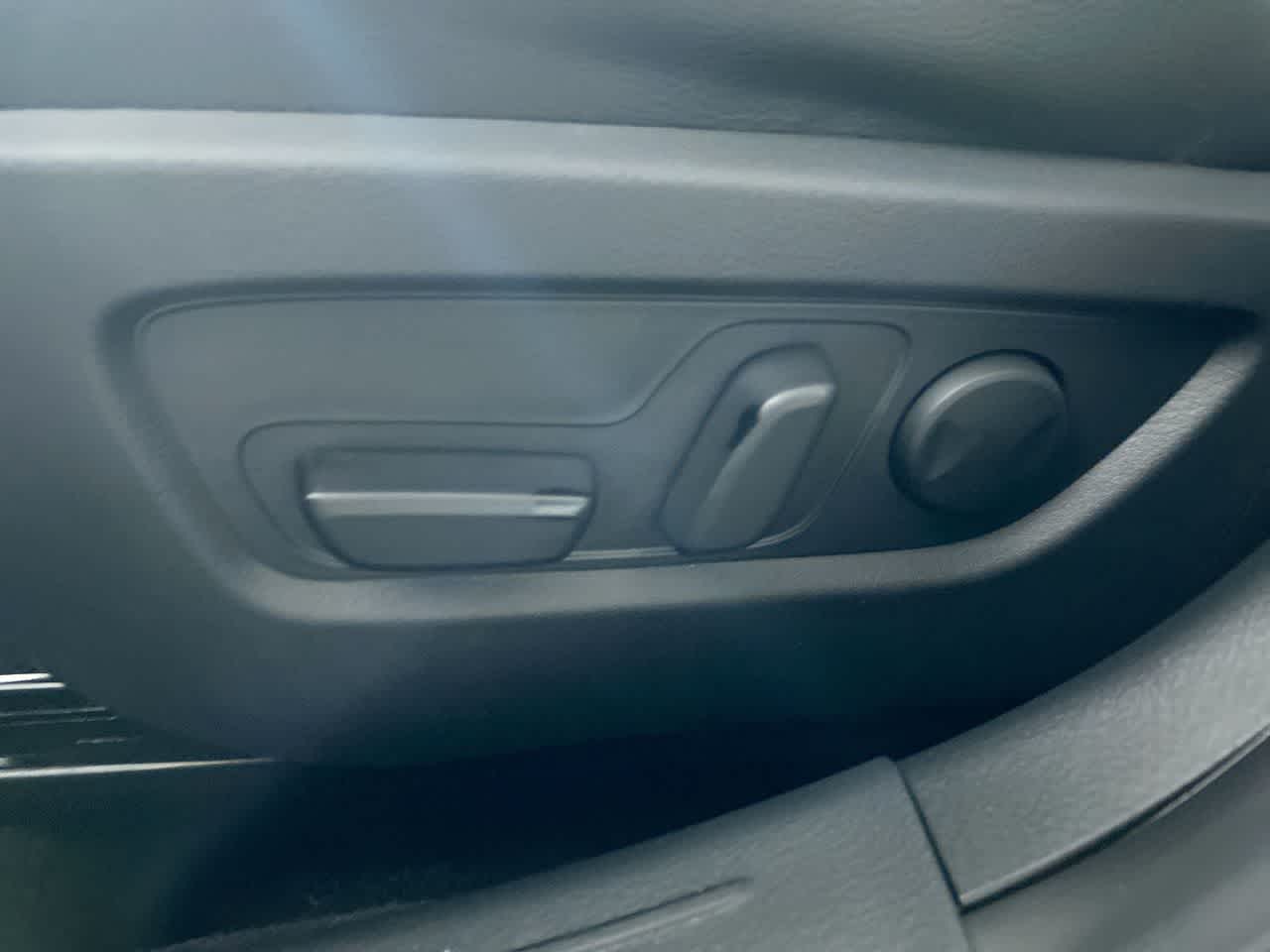 Vehicle image 29 of 34