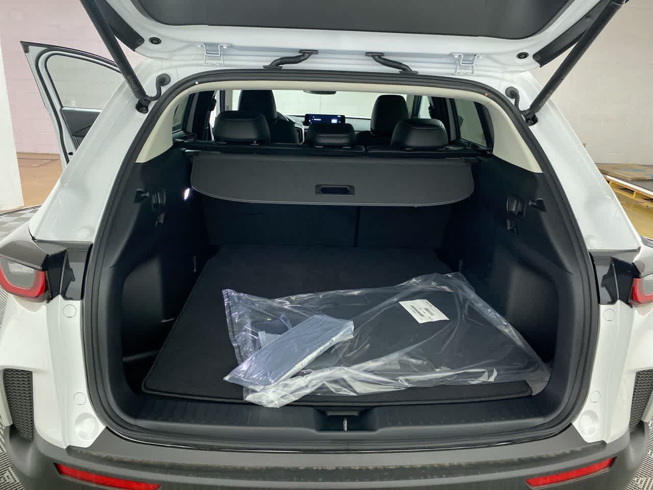 Vehicle image 18 of 34