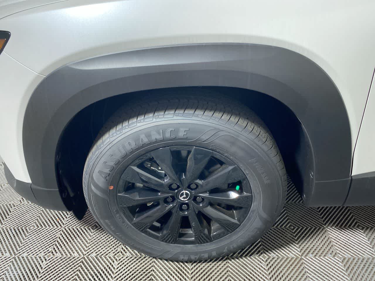 Vehicle image 17 of 34