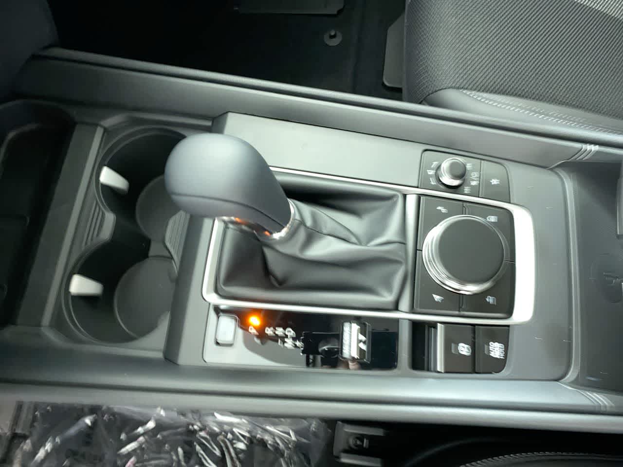 Vehicle image 27 of 34