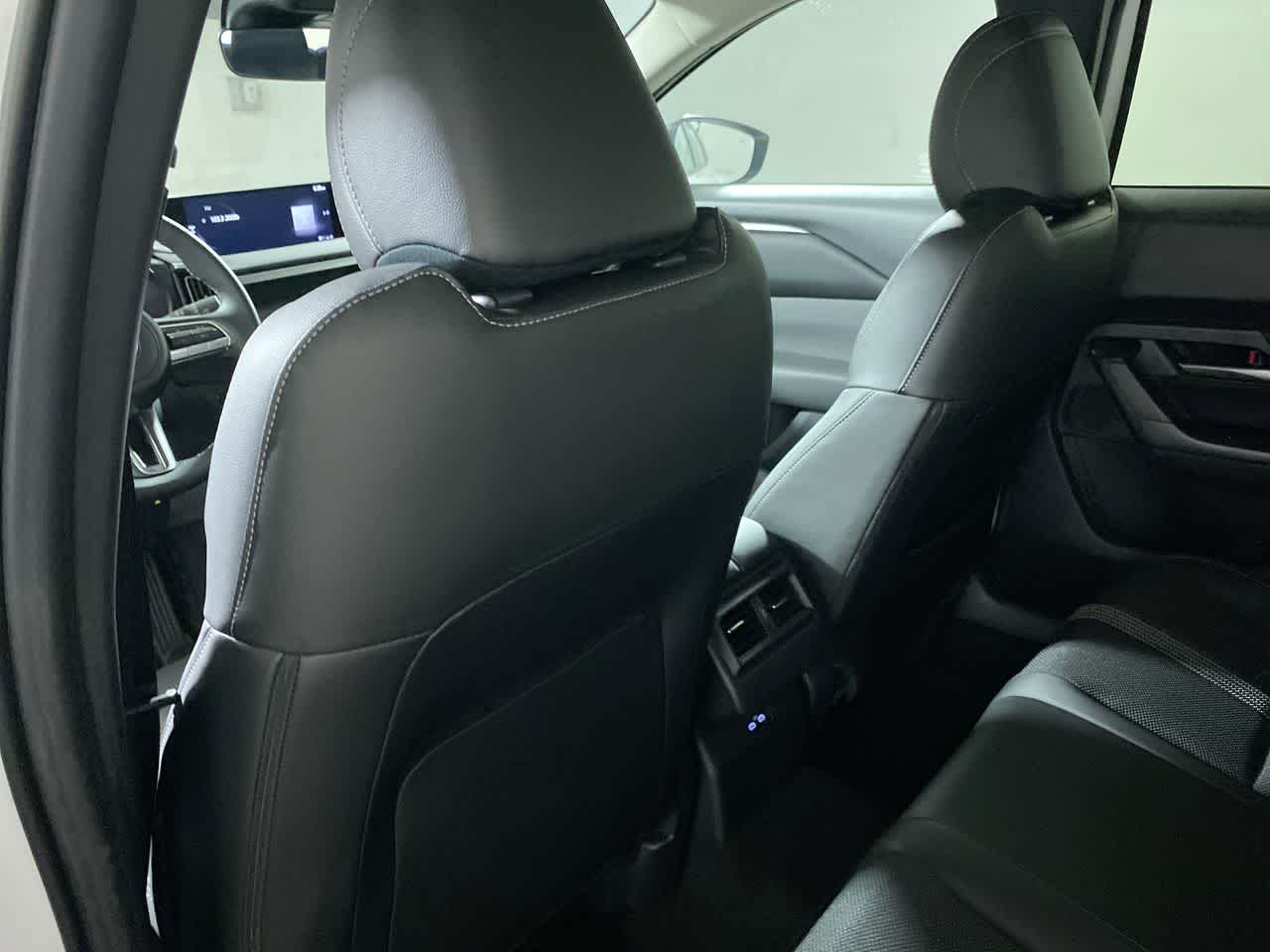 Vehicle image 20 of 34