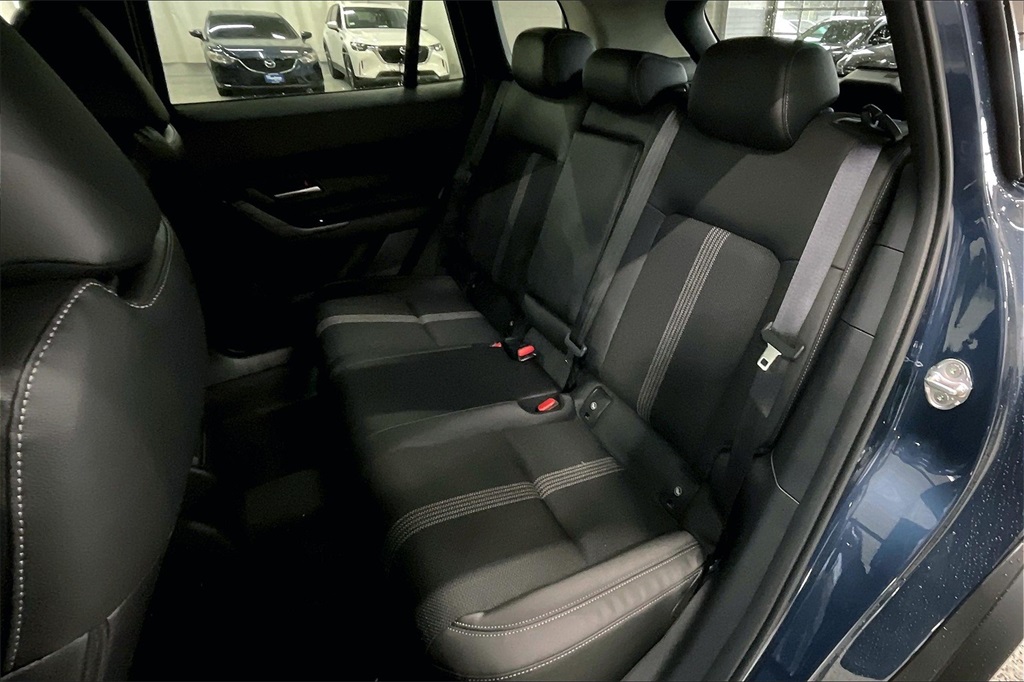 Vehicle image 7 of 12
