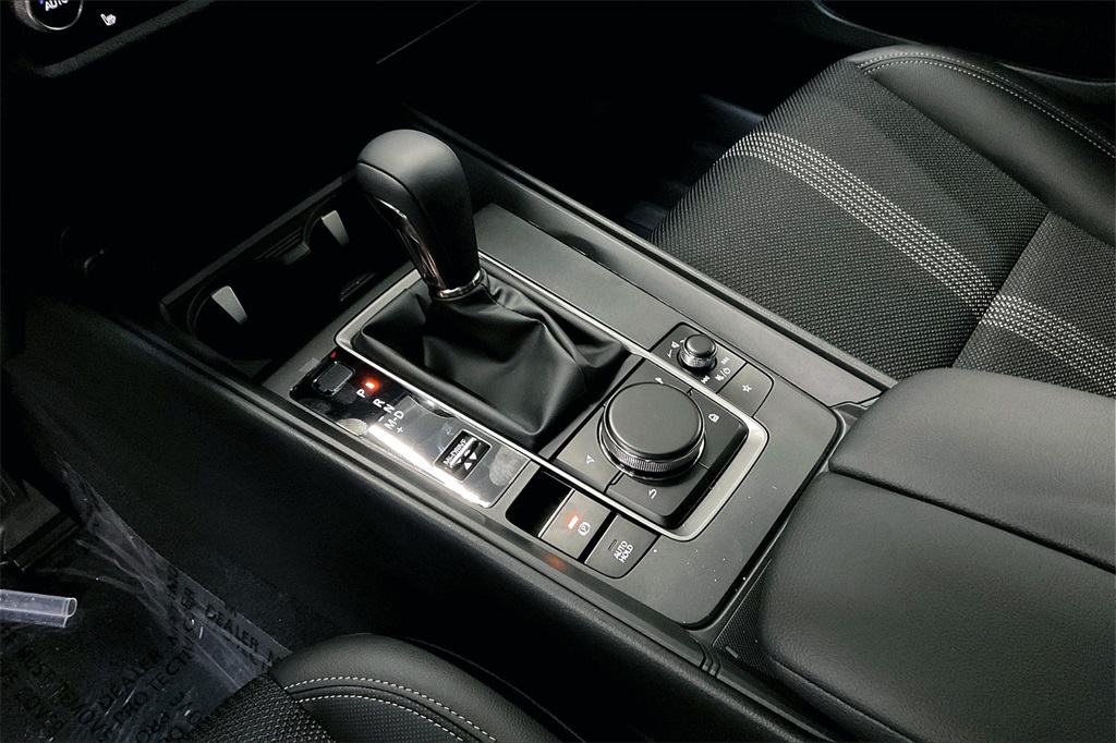 Vehicle image 11 of 12