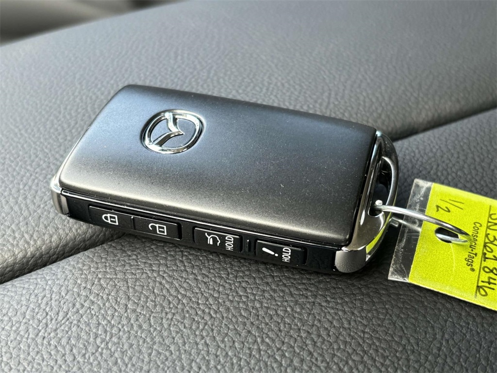 Vehicle image 24 of 32