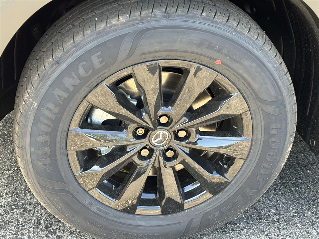 Vehicle image 7 of 32