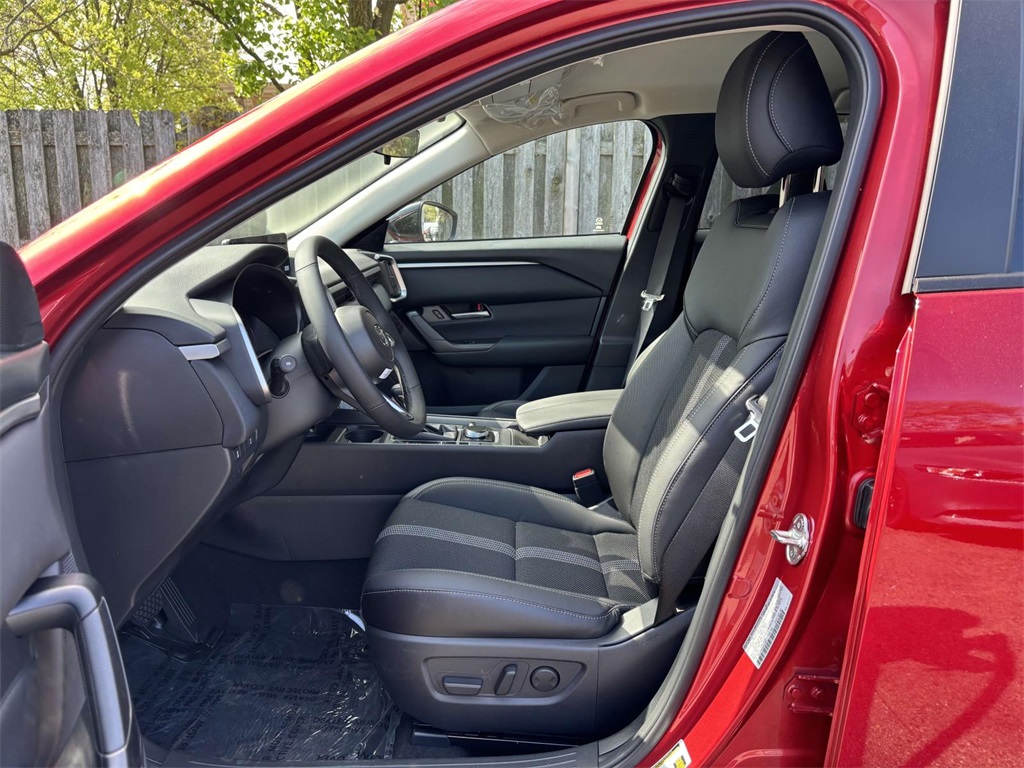 Vehicle image 8 of 32