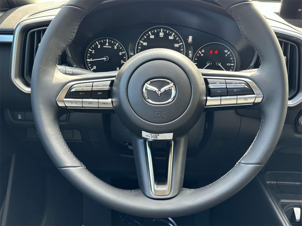 Vehicle image 28 of 32