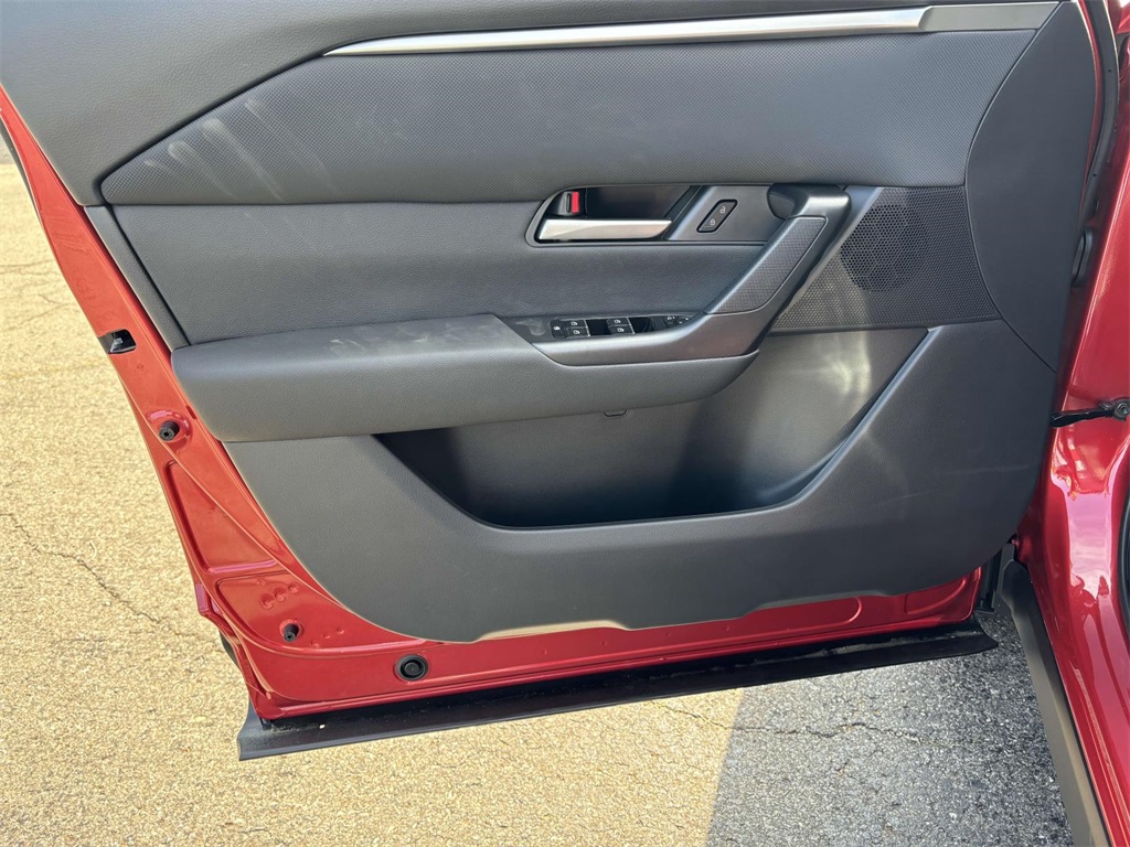 Vehicle image 12 of 32