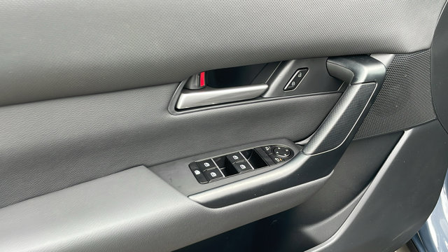 Vehicle image 26 of 41