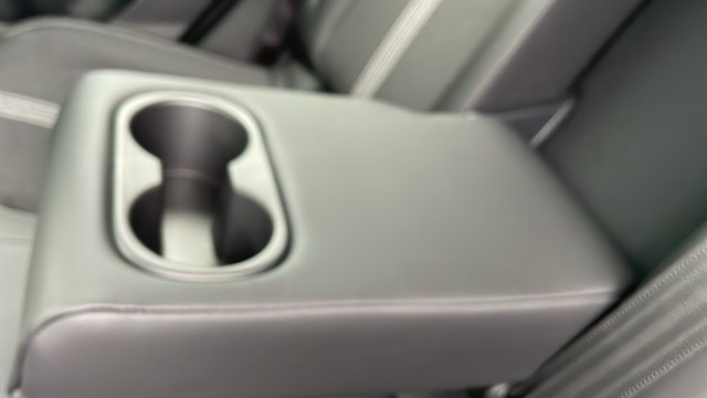 Vehicle image 37 of 41