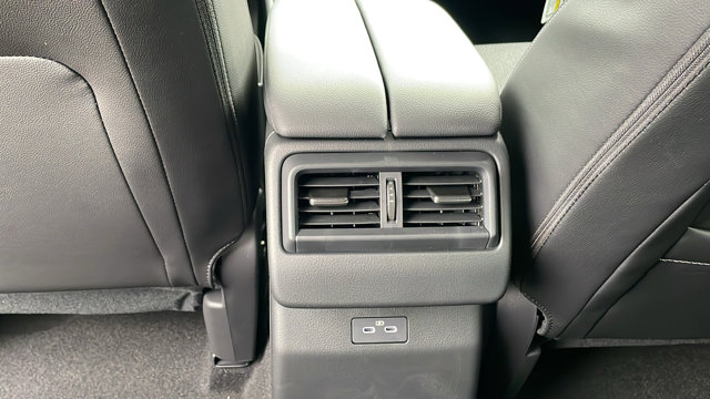 Vehicle image 30 of 41