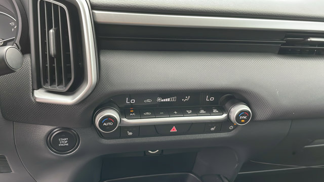Vehicle image 33 of 41