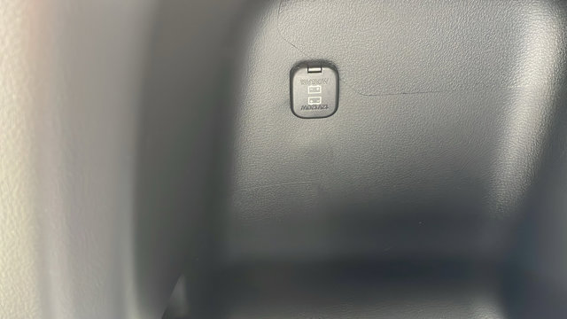 Vehicle image 32 of 41