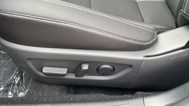 Vehicle image 38 of 41