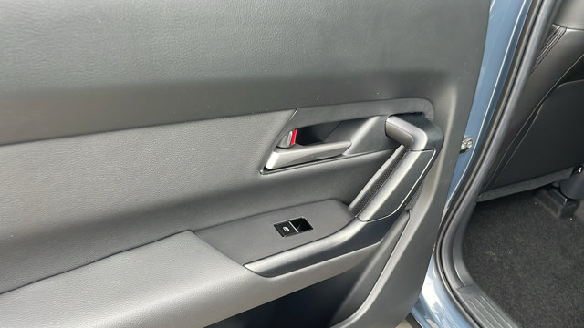 Vehicle image 27 of 41