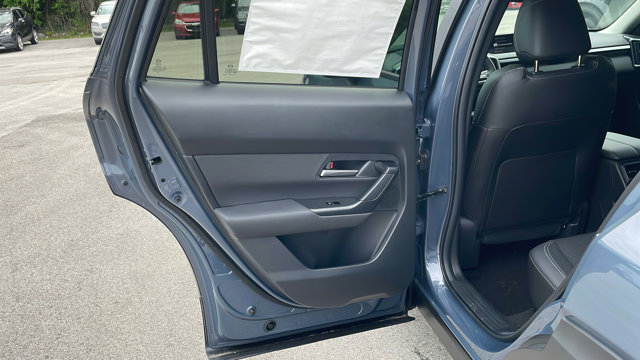 Vehicle image 17 of 41